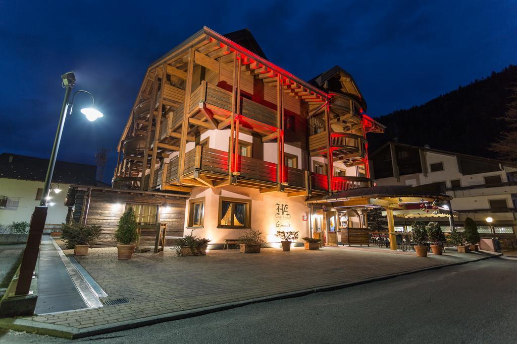 Hotel Arisch Aprica Exterior photo